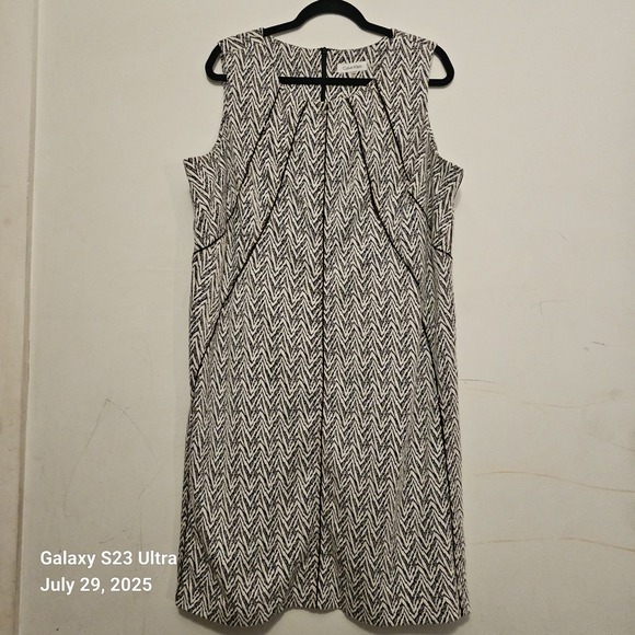 Calvin Klein‎ Women's 16W Sleeveless Knee-Length Black And White Patterned Dress - Picture 1 of 9